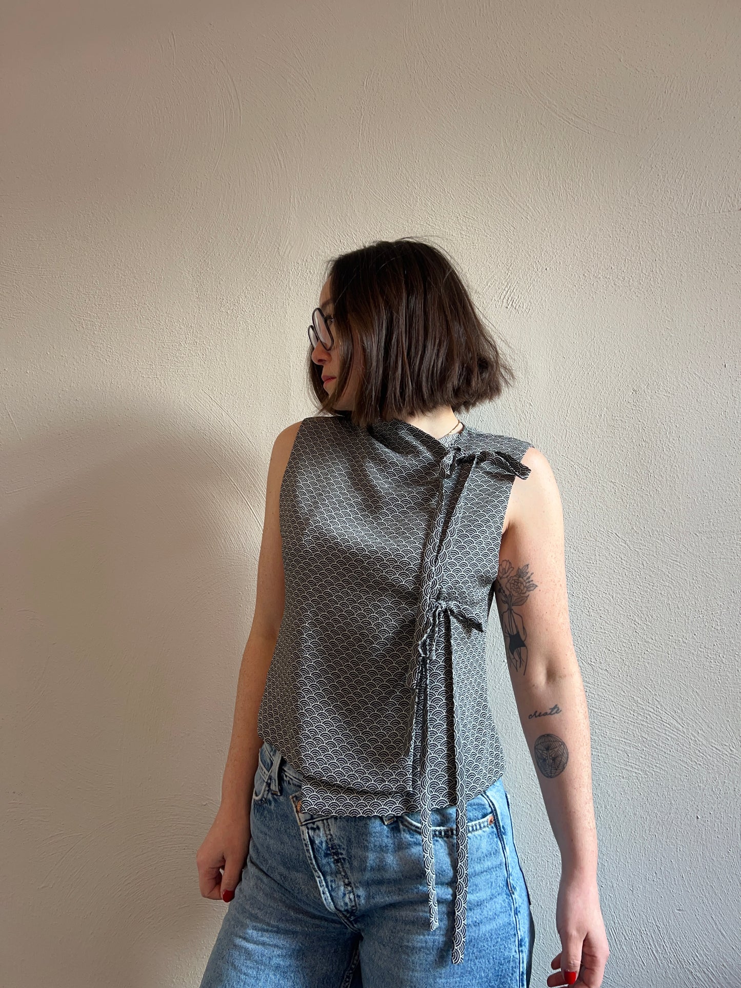 RIBBON VEST