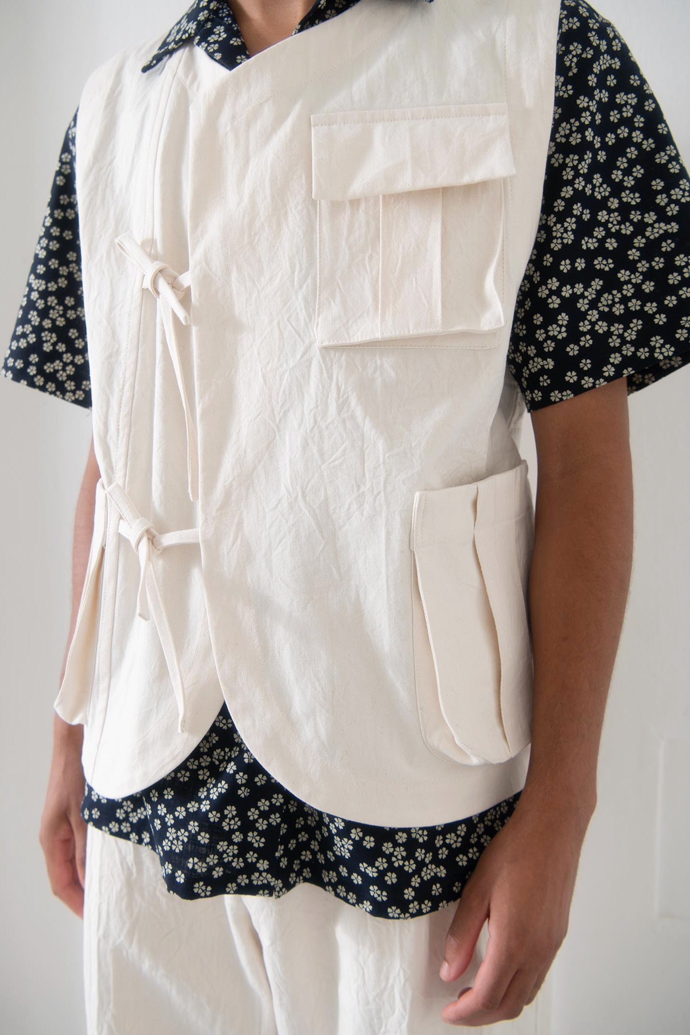 CANVAS VEST