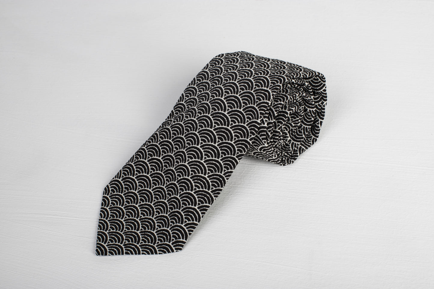 NECK TIE