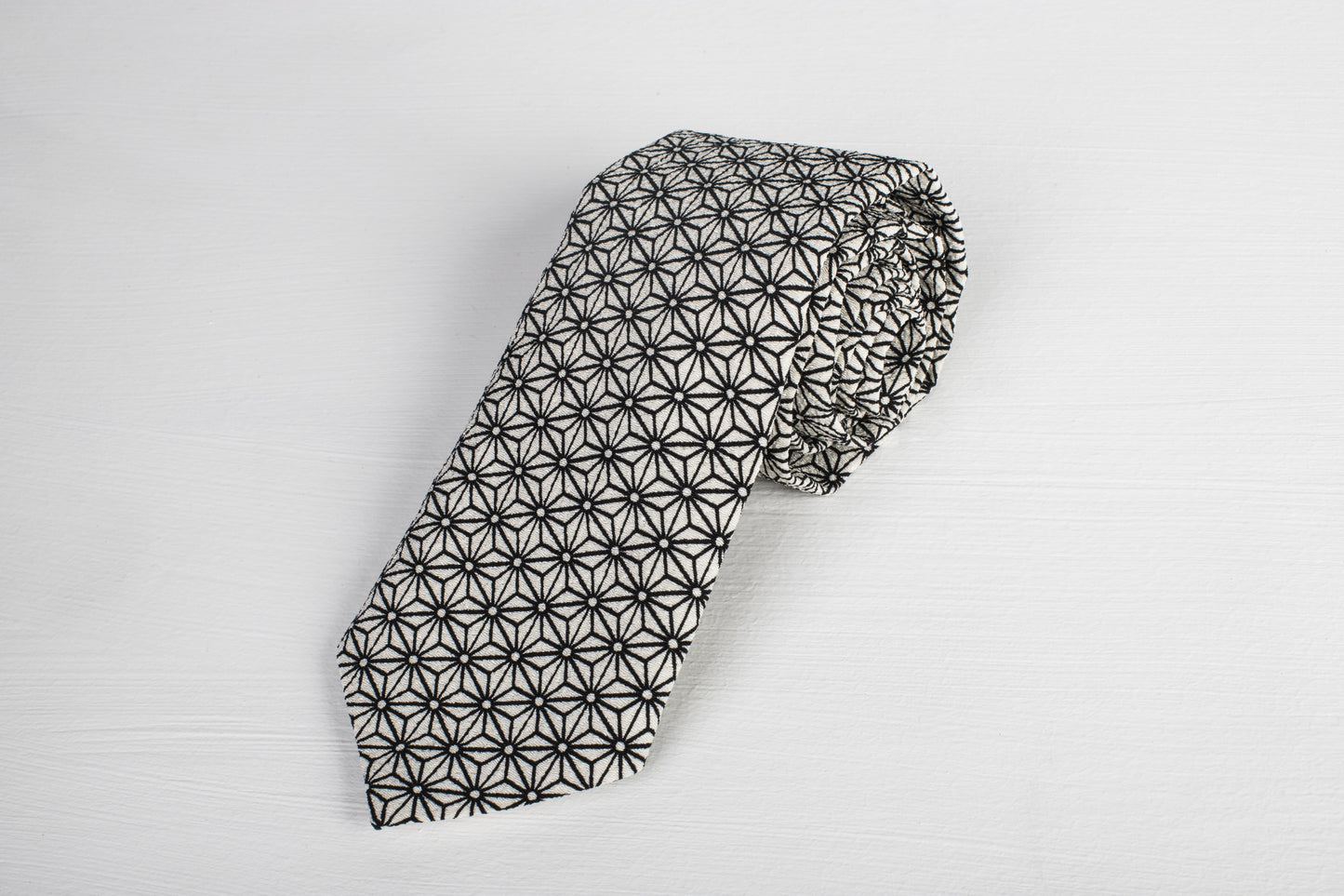 NECK TIE